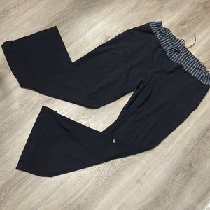 Lululemon black yoga pants